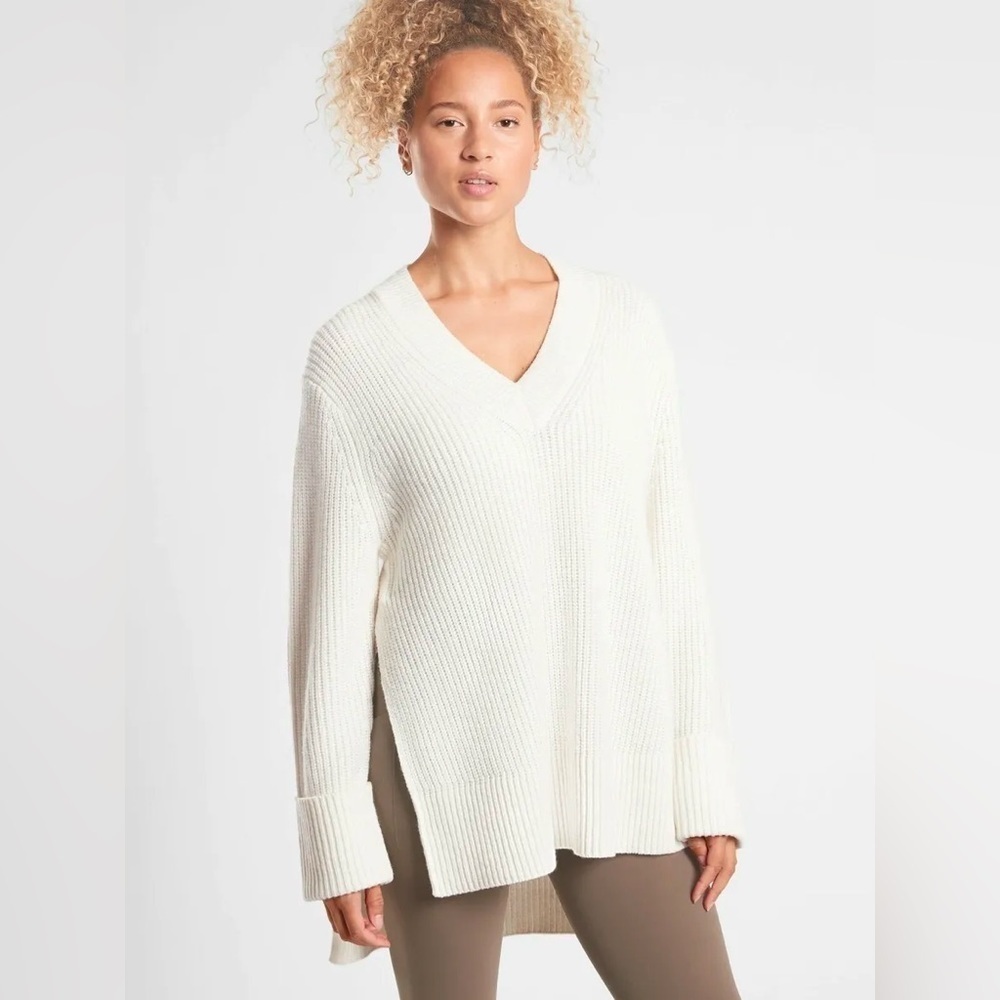 NWT Athleta Shasta V-Neck Sweater, Dove, Size XS